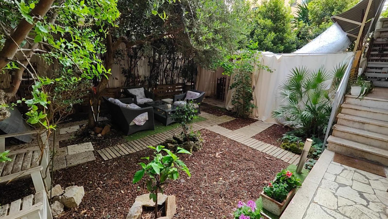 Garden * Rom
